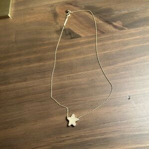 Kendra Scott necklace